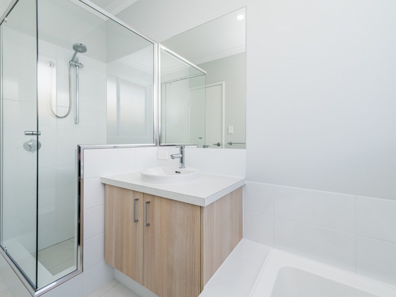 4 Holiday Way, Yanchep WA 6035