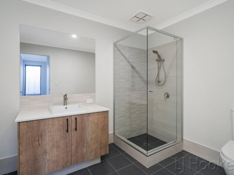 7 Draper Way, Ellenbrook WA 6069