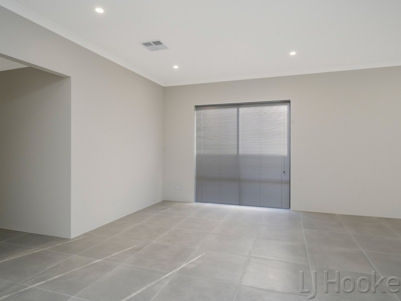 7 Draper Way, Ellenbrook WA 6069