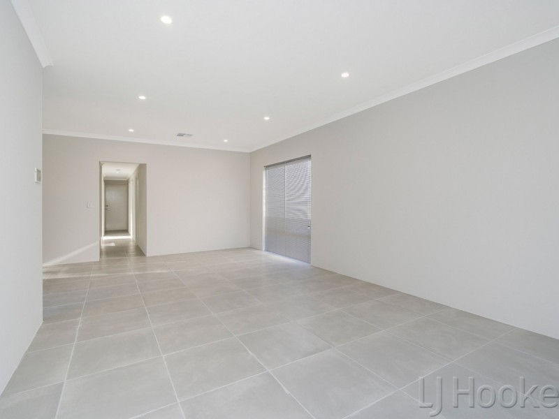 7 Draper Way, Ellenbrook WA 6069