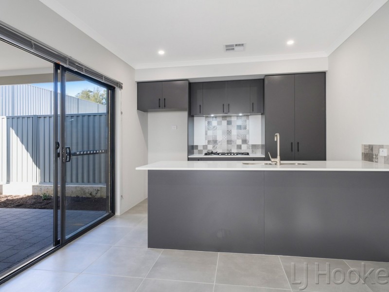 7 Draper Way, Ellenbrook WA 6069