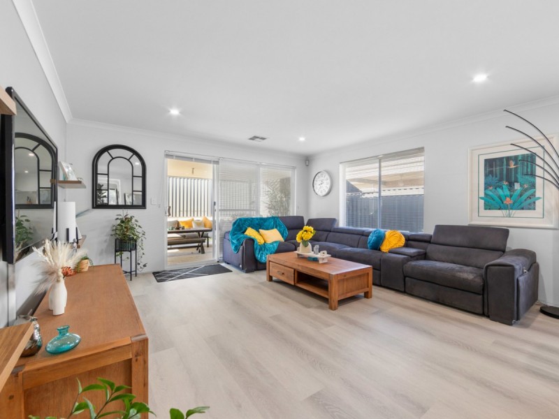 7 Durleigh Road, Aveley WA 6069