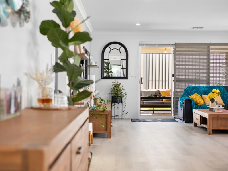 7 Durleigh Road, Aveley WA 6069