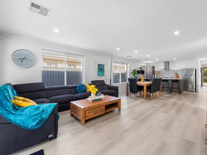 7 Durleigh Road, Aveley WA 6069