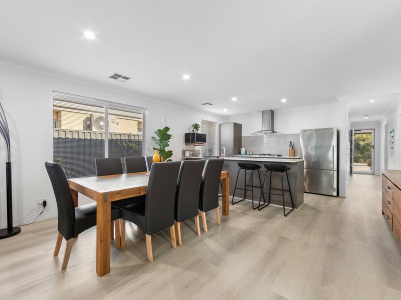 7 Durleigh Road, Aveley WA 6069