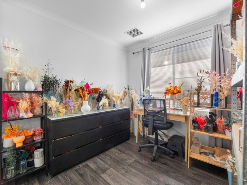 7 Durleigh Road, Aveley WA 6069