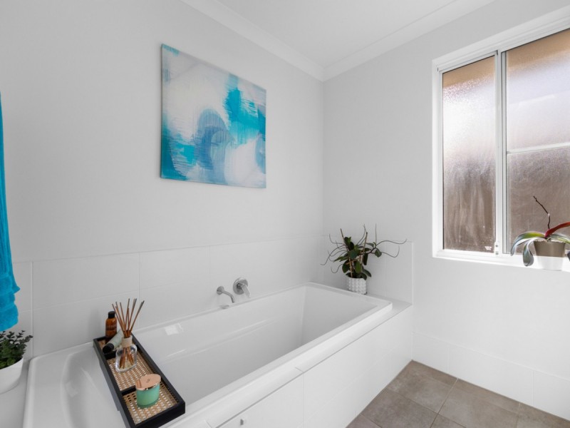 7 Durleigh Road, Aveley WA 6069