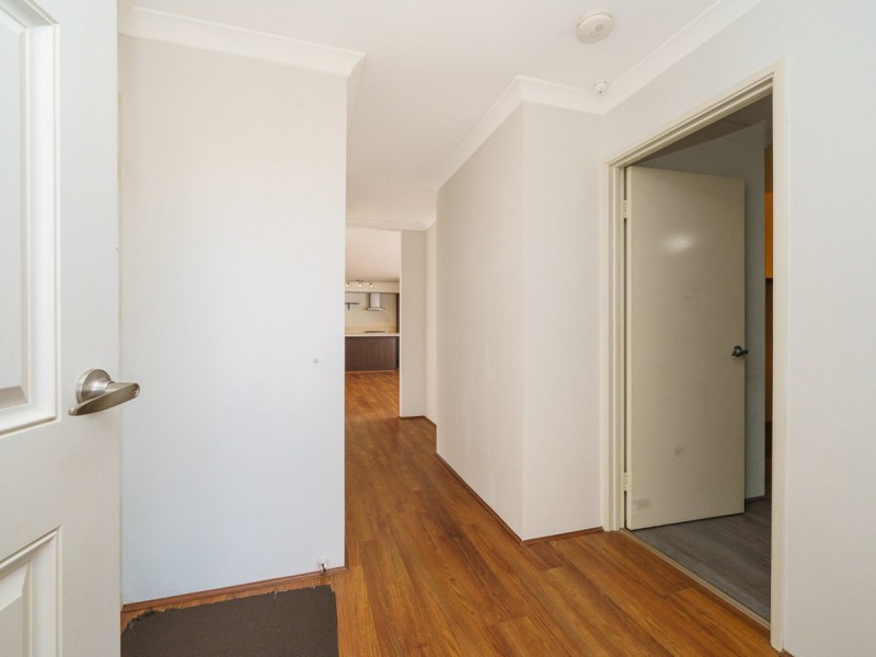 16 Magnesia Road, Wattle Grove WA 6107