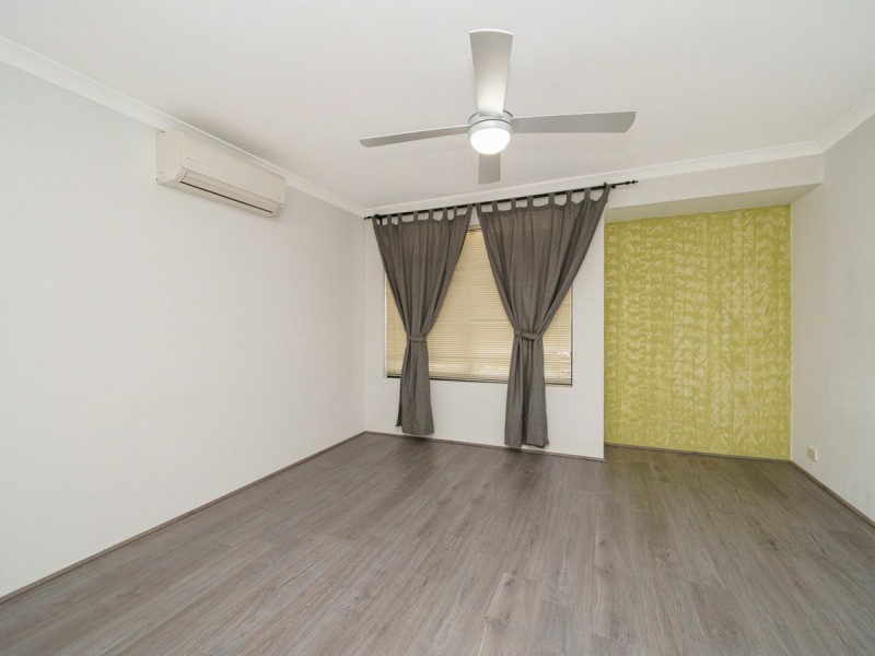 16 Magnesia Road, Wattle Grove WA 6107