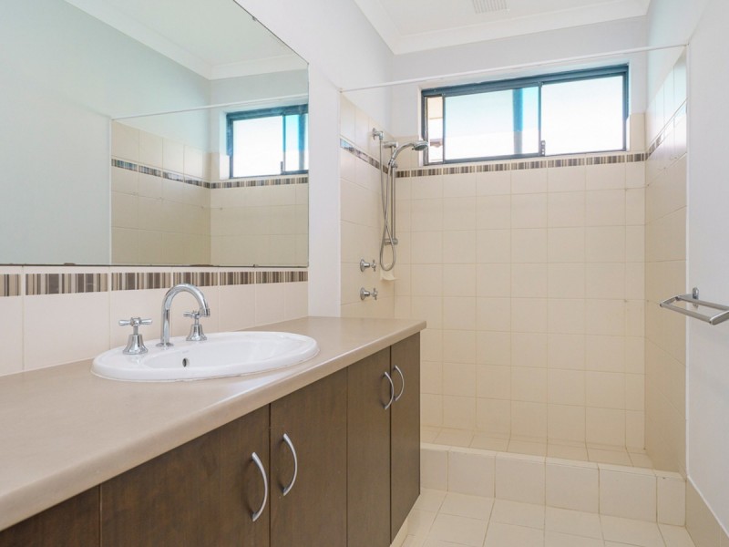 16 Magnesia Road, Wattle Grove WA 6107