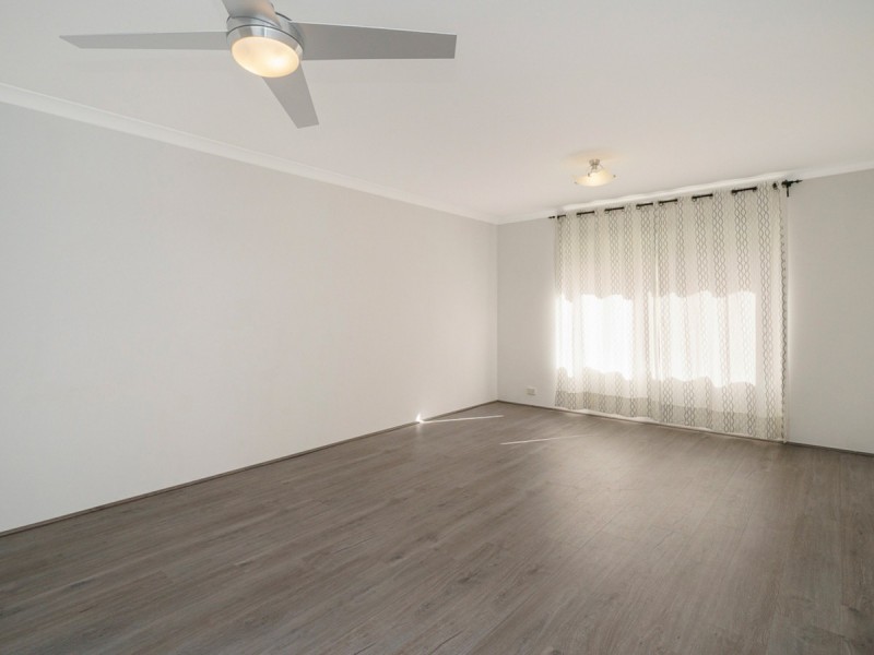 16 Magnesia Road, Wattle Grove WA 6107