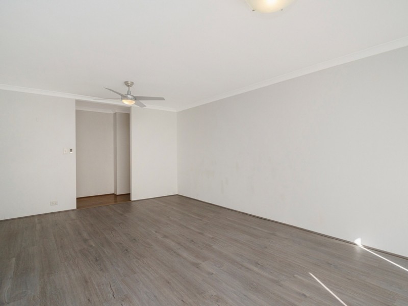 16 Magnesia Road, Wattle Grove WA 6107