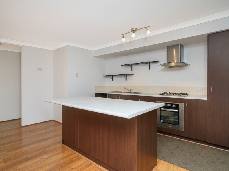 16 Magnesia Road, Wattle Grove WA 6107