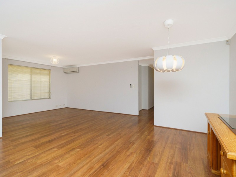 16 Magnesia Road, Wattle Grove WA 6107