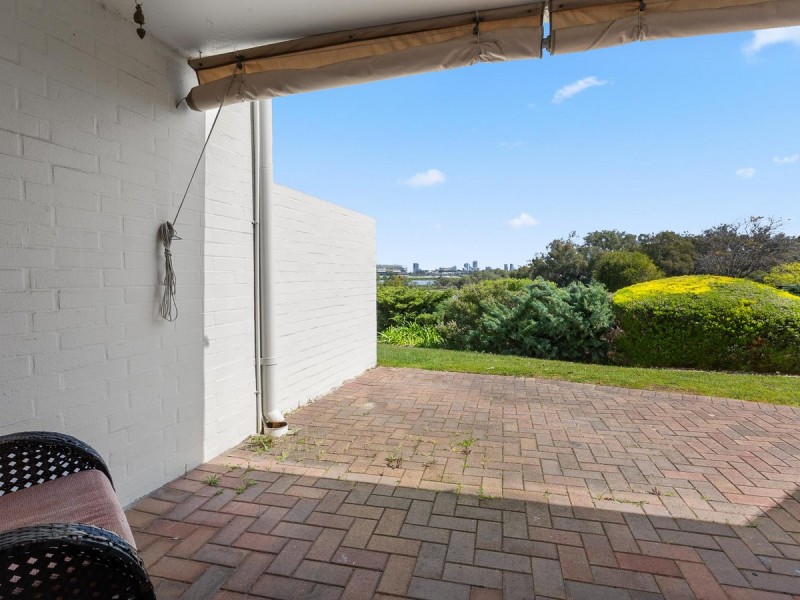 2/18 Fogerthorpe Crescent, Maylands WA 6051