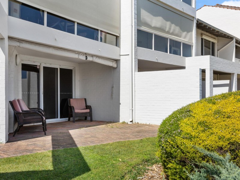 2/18 Fogerthorpe Crescent, Maylands WA 6051