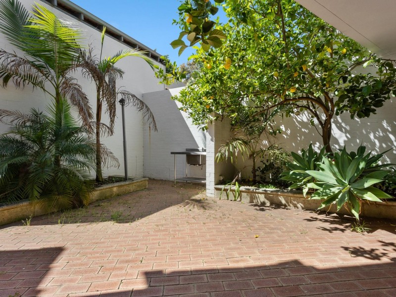 2/18 Fogerthorpe Crescent, Maylands WA 6051