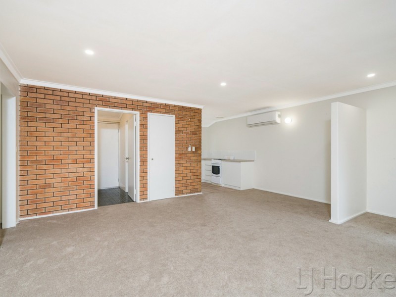 8/311 Wharf Street, Queens Park WA 6107