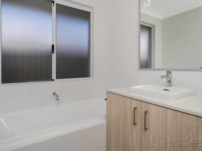 29 Carrington Road, Henley Brook WA 6055