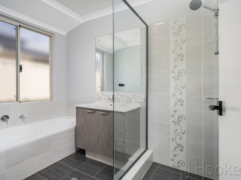 7 Greenpoint Way, Hilbert WA 6112