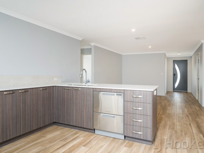 7 Greenpoint Way, Hilbert WA 6112