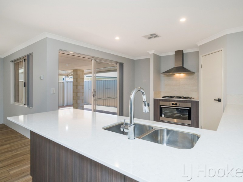 7 Greenpoint Way, Hilbert WA 6112