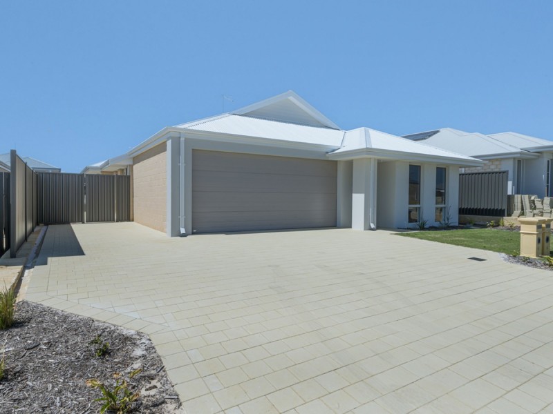 6 Tapin Street, Yanchep WA 6035