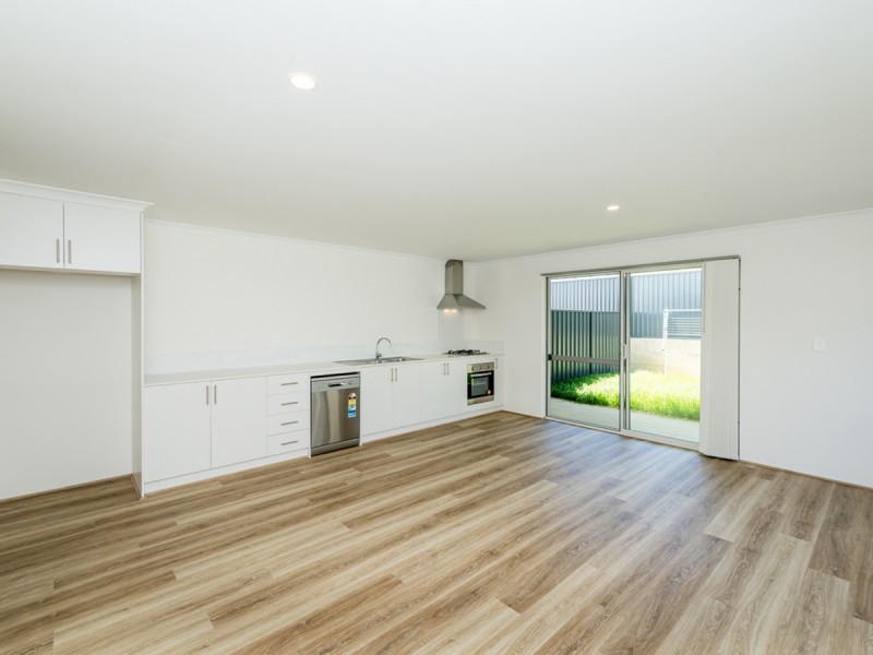 6 Tapin Street, Yanchep WA 6035