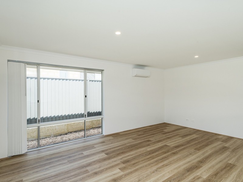 6 Tapin Street, Yanchep WA 6035