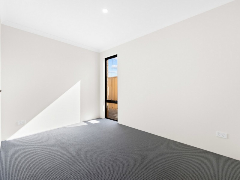 8 Glendalough Loop, Canning Vale WA 6155