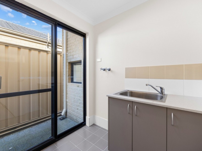 8 Glendalough Loop, Canning Vale WA 6155