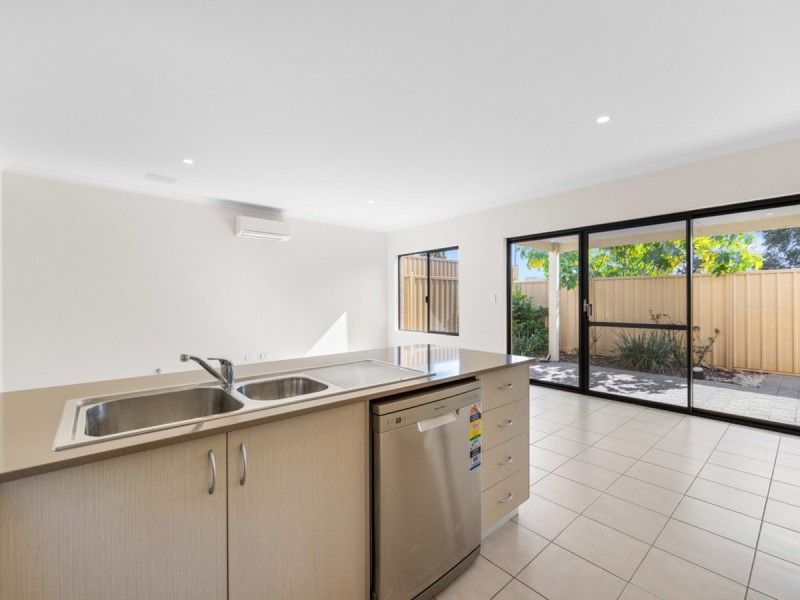 8 Glendalough Loop, Canning Vale WA 6155