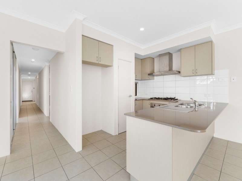 8 Glendalough Loop, Canning Vale WA 6155