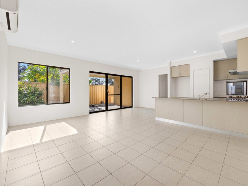 8 Glendalough Loop, Canning Vale WA 6155