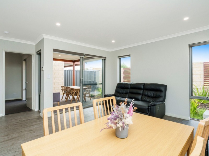 18 Gerygone Loop, East Cannington WA 6107