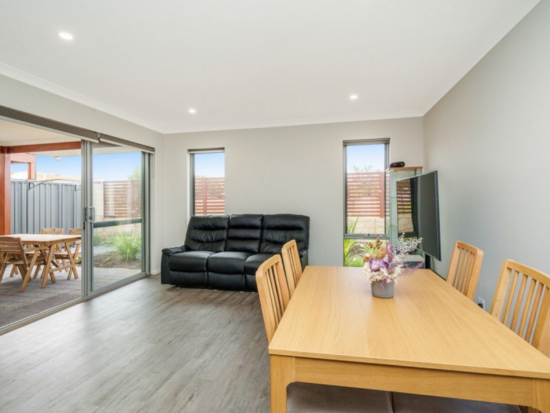 18 Gerygone Loop, East Cannington WA 6107