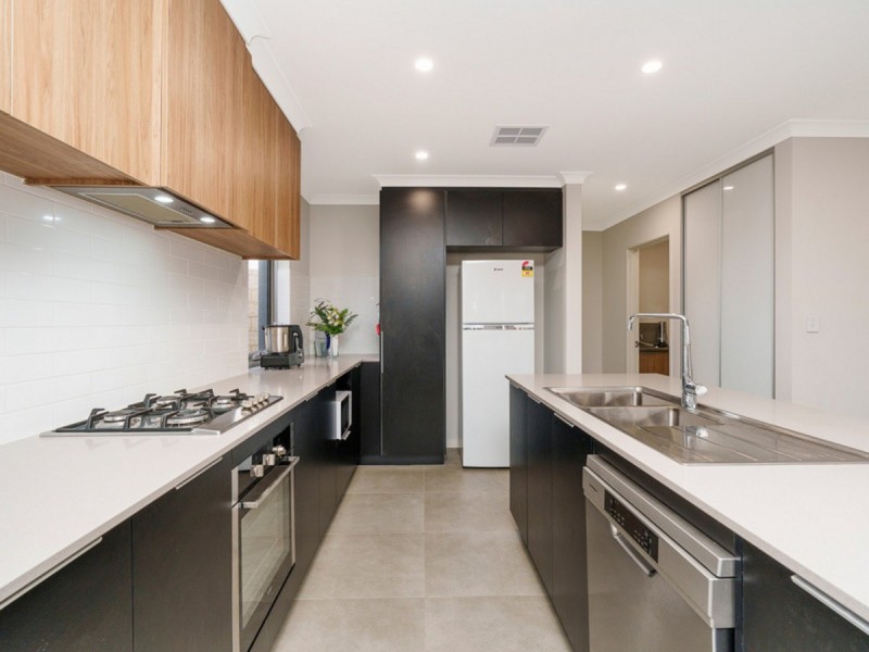 18 Gerygone Loop, East Cannington WA 6107