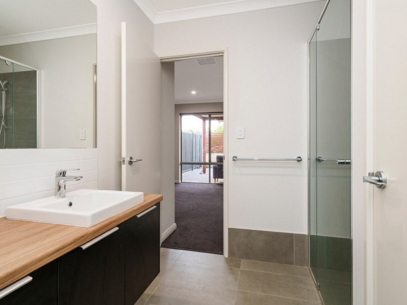 18 Gerygone Loop, East Cannington WA 6107