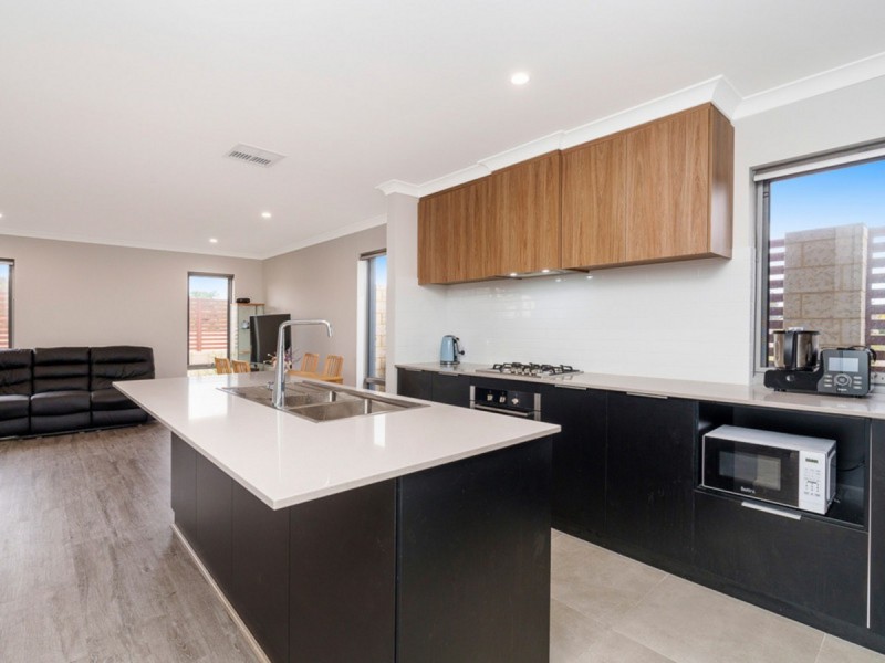 18 Gerygone Loop, East Cannington WA 6107