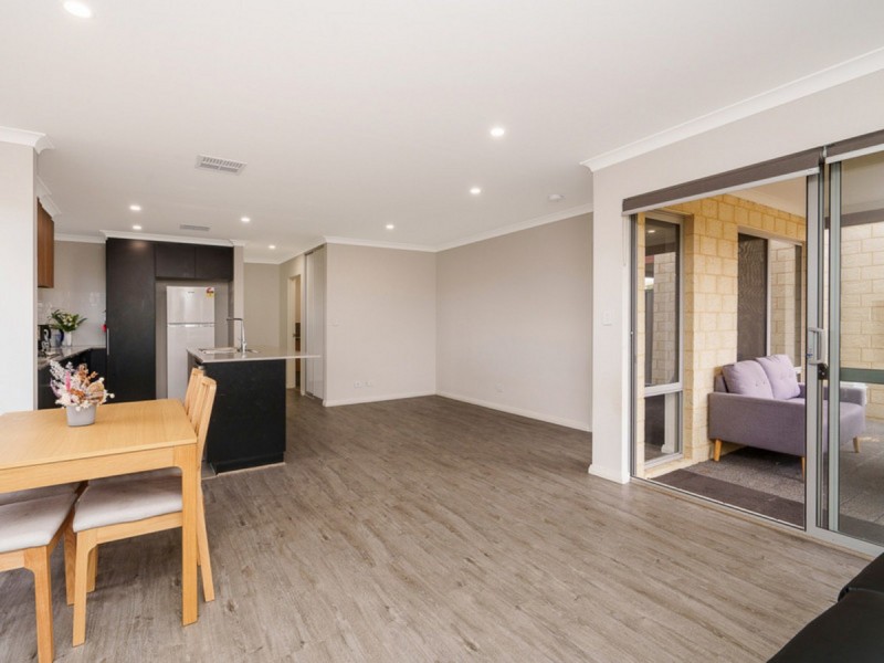 18 Gerygone Loop, East Cannington WA 6107