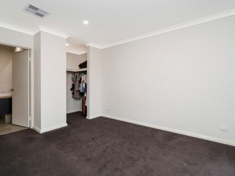 18 Gerygone Loop, East Cannington WA 6107