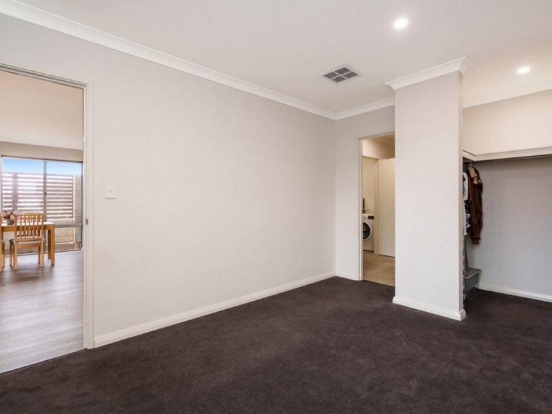 18 Gerygone Loop, East Cannington WA 6107