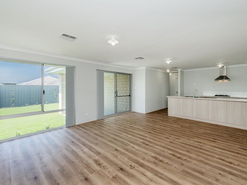 6 Kirkby View, Eglinton WA 6034