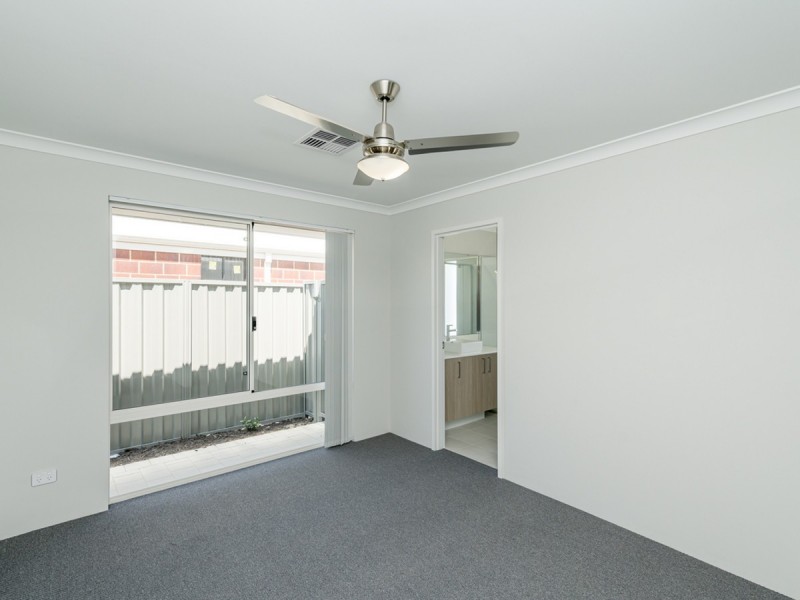 6 Kirkby View, Eglinton WA 6034