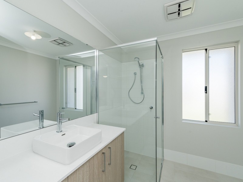 6 Kirkby View, Eglinton WA 6034