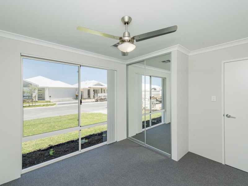 6 Kirkby View, Eglinton WA 6034