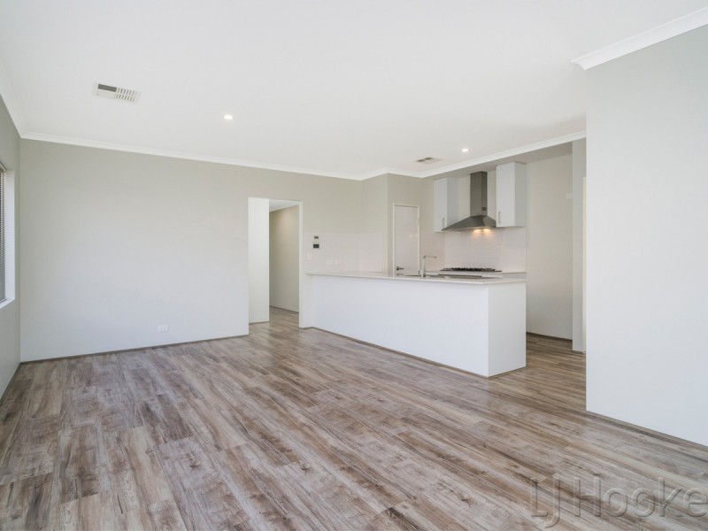 32 Renou Street, Queens Park WA 6107