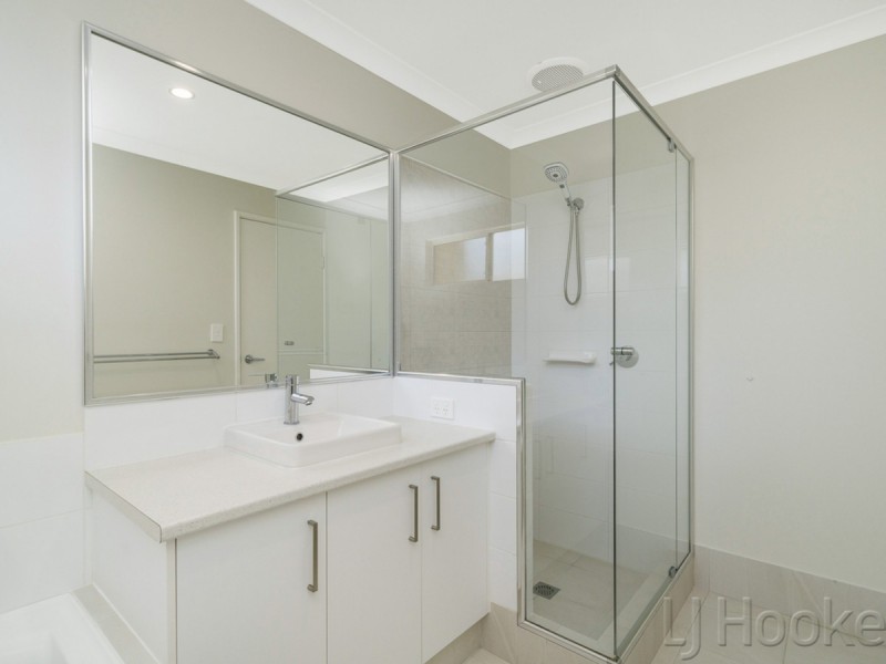 32 Renou Street, Queens Park WA 6107