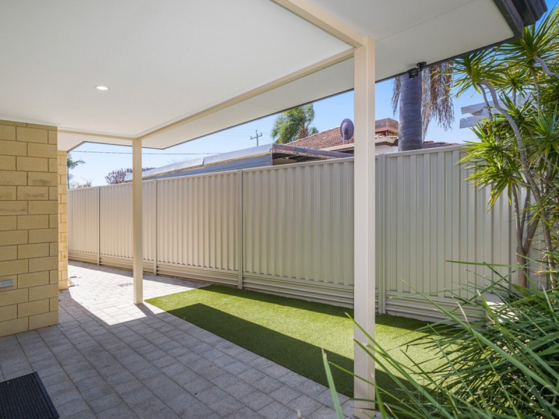 32 Renou Street, Queens Park WA 6107