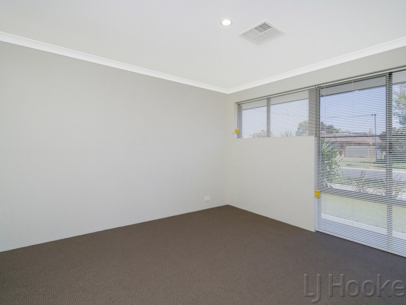 32 Renou Street, Queens Park WA 6107